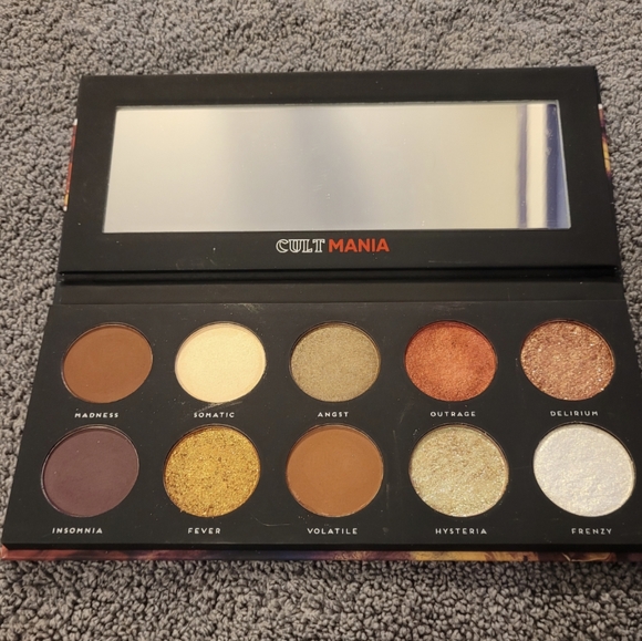 Bad Habit Cult Mania Palette - Picture 2 of 10